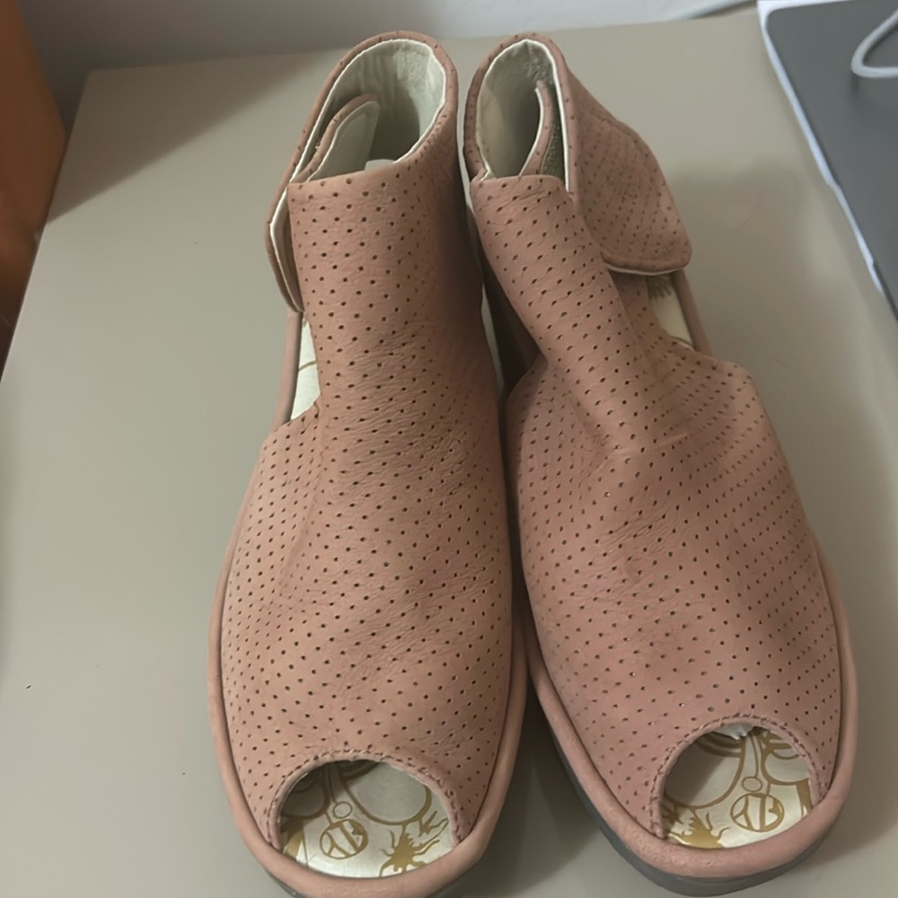 Fly London shoes .Excellent condition.Size 37